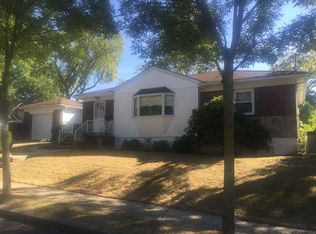 62 E Cheshire Pl, Staten Island, NY 10301