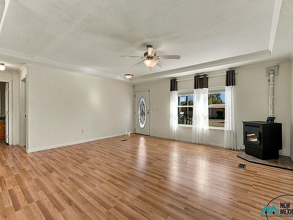 5th image of 2006 La Mesa Dr
