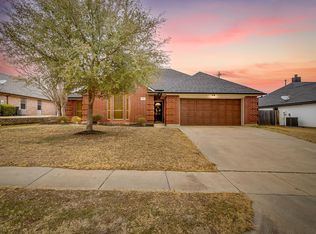 1105 Blackbird Ct, Burleson, TX 76028