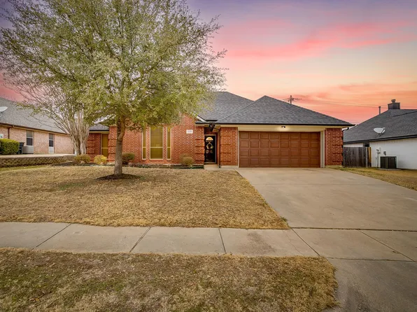 1105 Blackbird Ct, Burleson, TX 76028