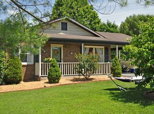 64 Walker Ave, Front Royal, VA 22630