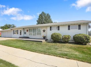 402 12th Ave W, Williston, ND 58801