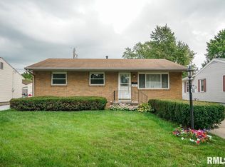 420 Capri St, Pekin, IL 61554
