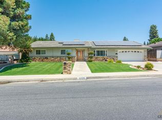 3204 Crest Dr, Bakersfield, CA 93306