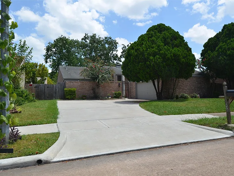2023 Woodland Springs St — Photo 39