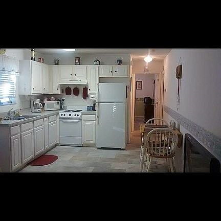 4th image of 619 NE Cottage Park Ln