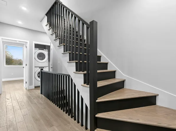 434 Throop Avenue image 10 of 15