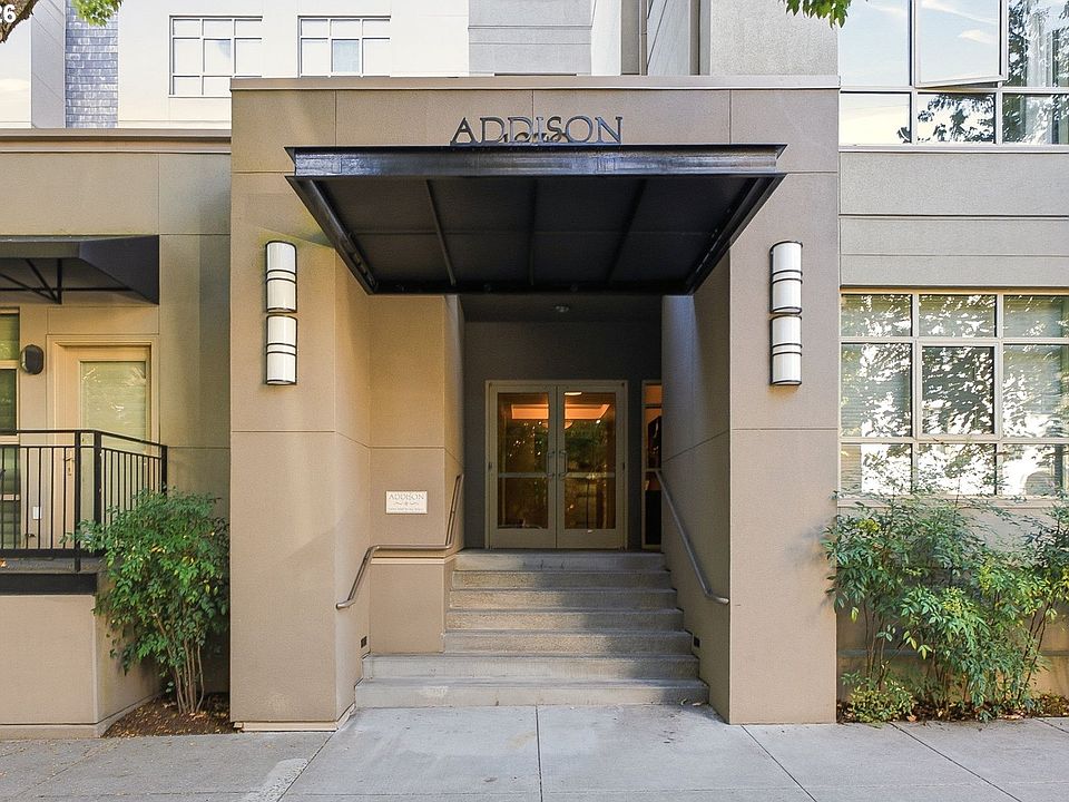 1st image of 1930 NW Irving St #603