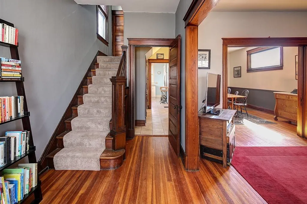 2 bed, 1500 sqft, $2,200 — Photo 2