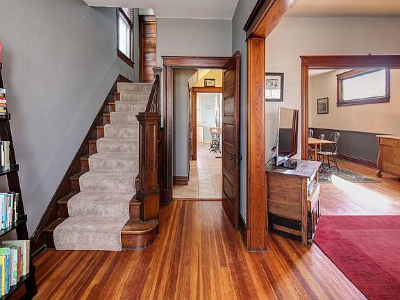2nd image of 1910 Bonnycastle Ave