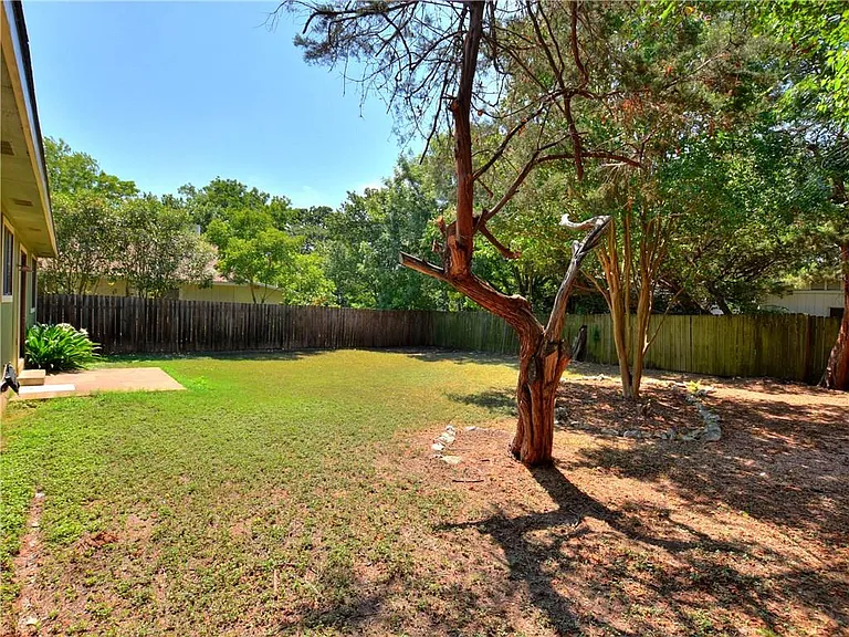 802 Primrose Ln — Photo 28