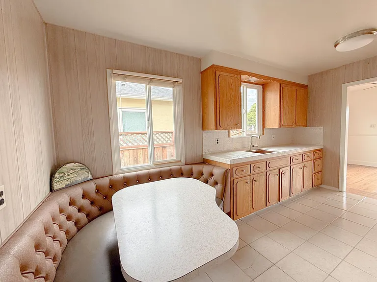 1226 Margery Ave — Photo 9