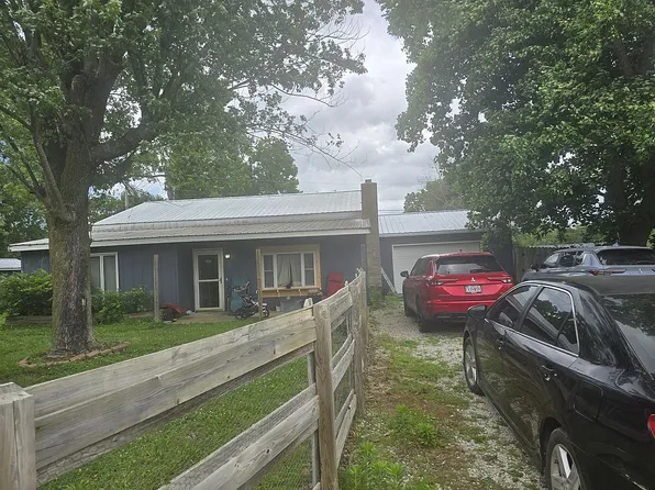 120 Billy Dr, Cassville, MO 65625