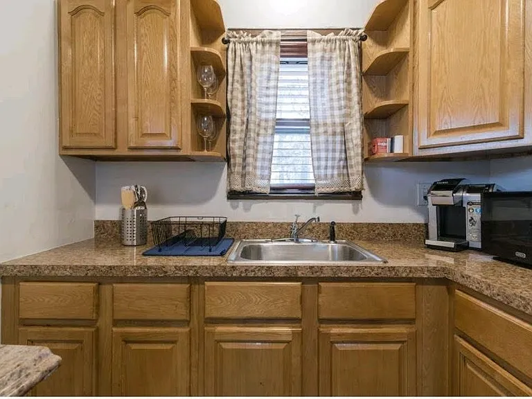 191 Anderson St #1 — Photo 4