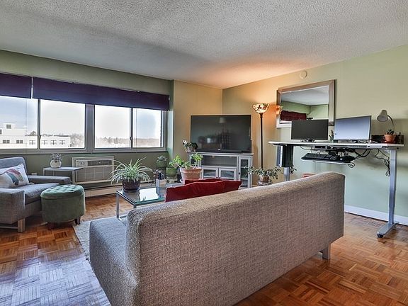 5th image of 1025 Hancock St Unit 6L