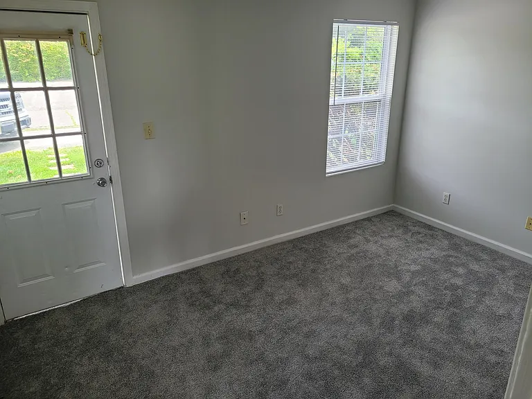 244 Grinder Ct — Photo 4