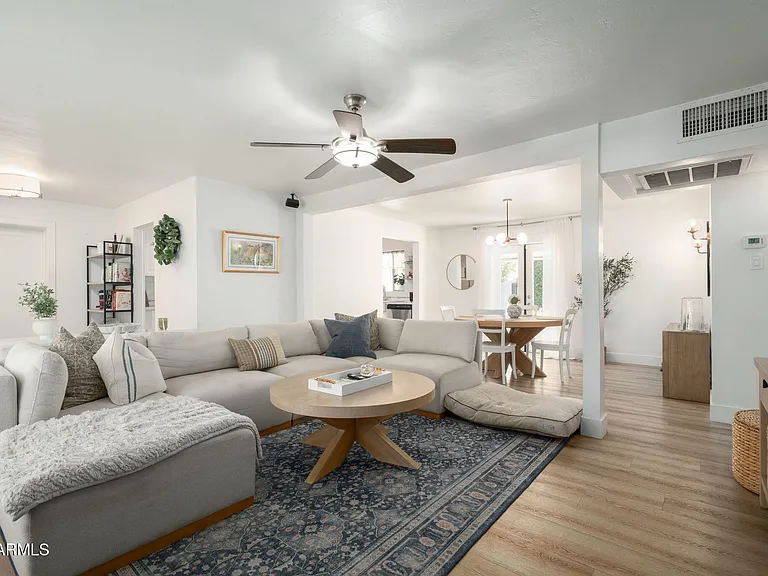4813 E Fairmount Ave — Photo 21