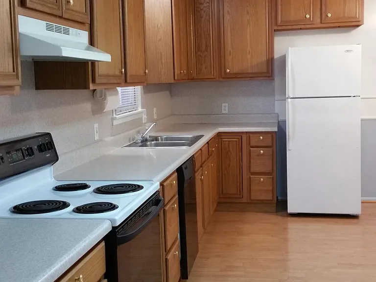 1905 Layton Ave — Photo 19