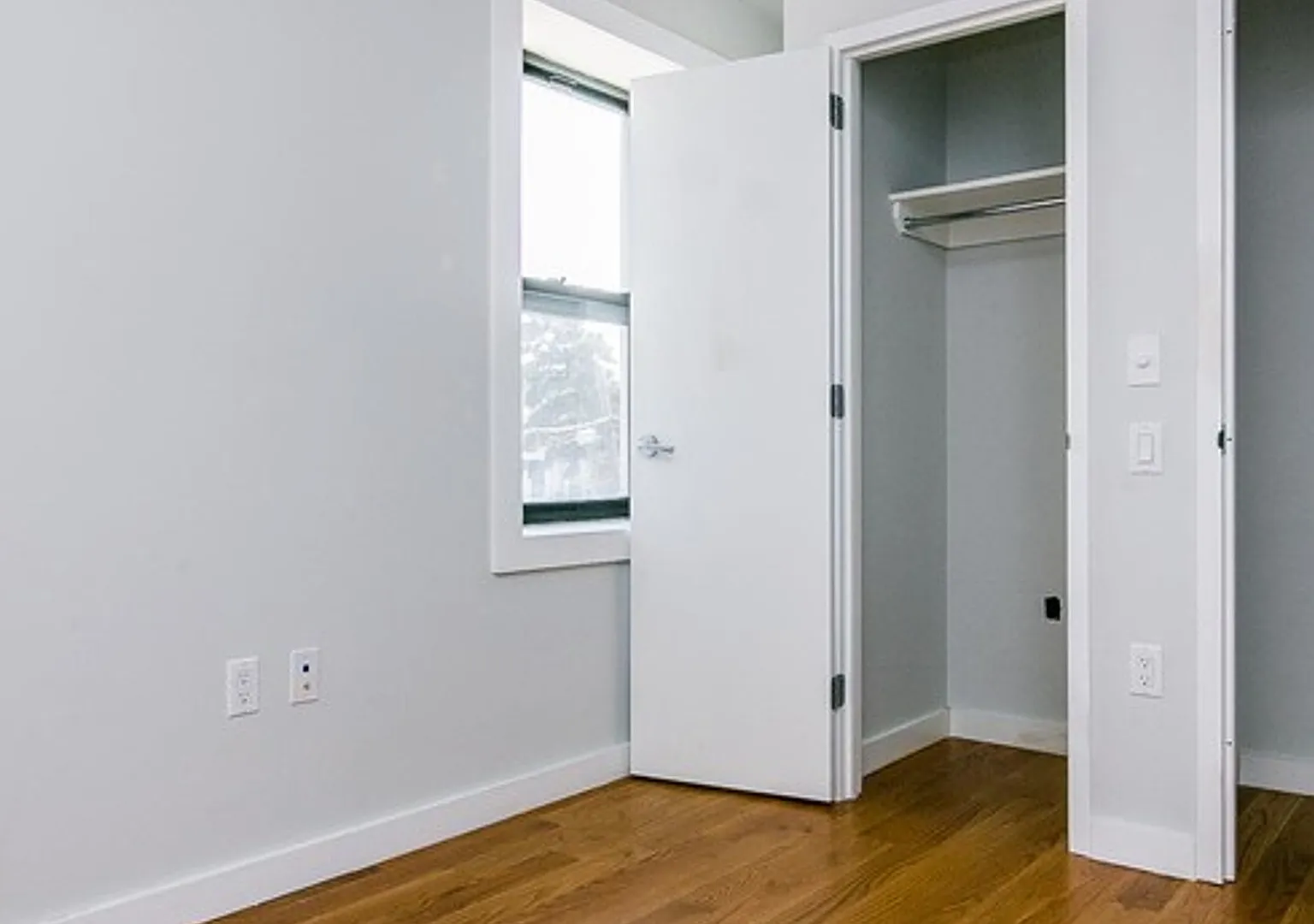 100 Dupont Street — Photo 3