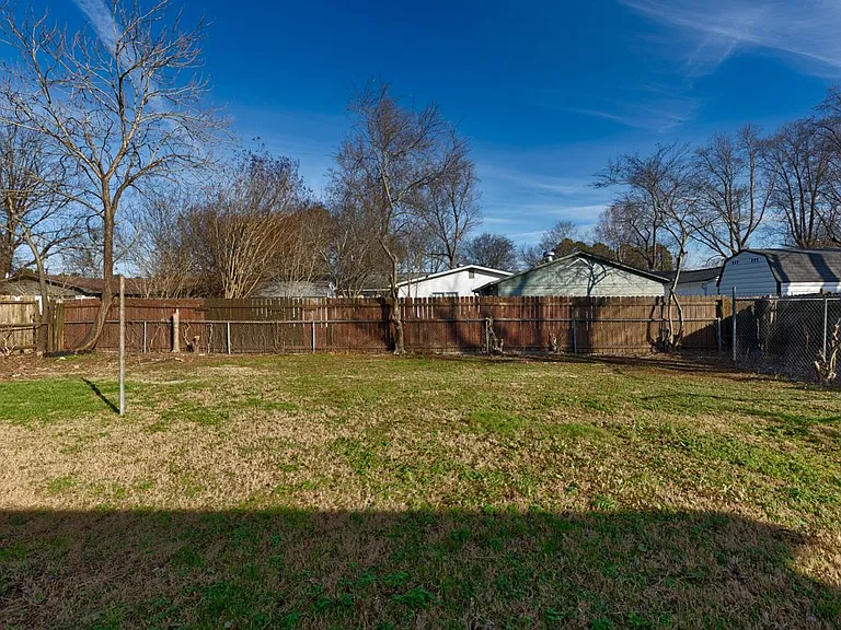 3903 Telstar Cir SW — Photo 23