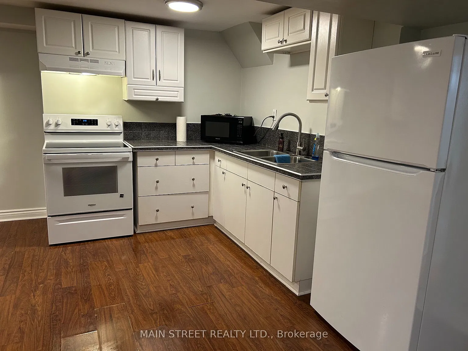 2 bed, $1,650 — Photo 3