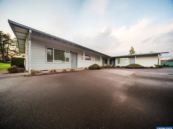 1061 Ring St NE, Salem, OR 97303