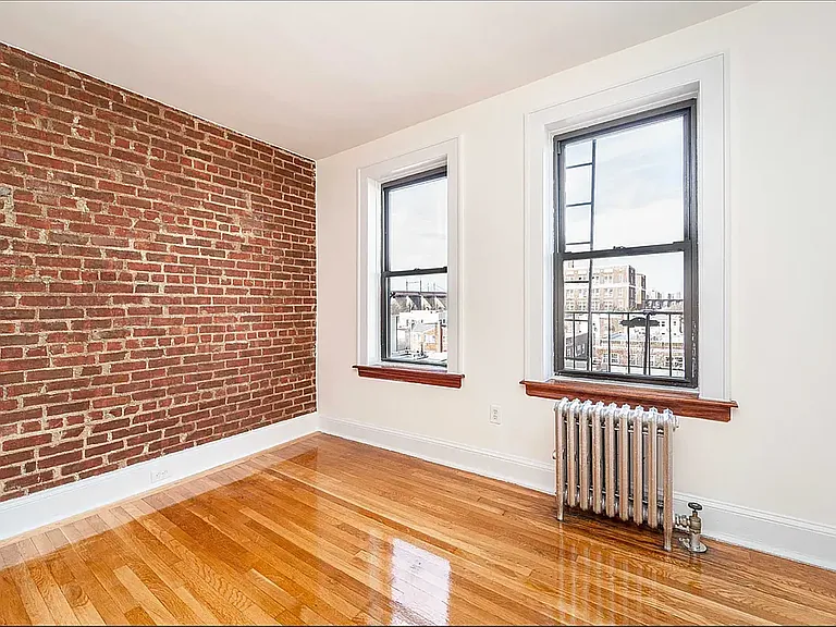 21-54 Crescent St #D3 — Photo 6