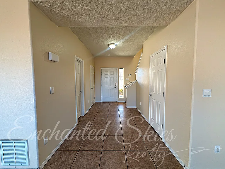 7905 Sierra Altos Pl NW — Photo 16
