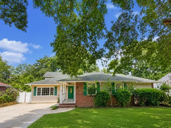1240 Belvedere Dr, Hanahan, SC 29410