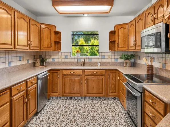 1752 Grove Rd, El Cajon, CA 92020