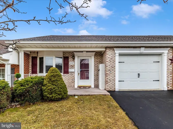 1233 Grand Legacy Dr, Hagerstown, MD 21740