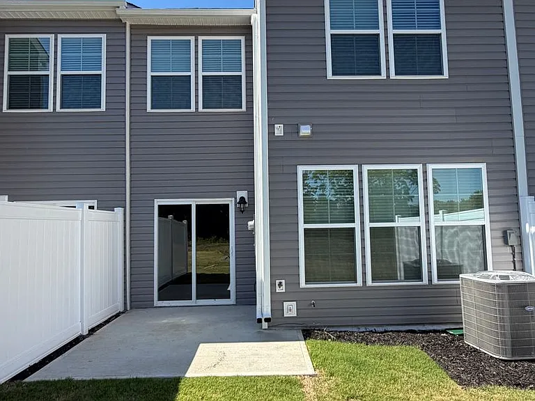 607 Struy St — Photo 25