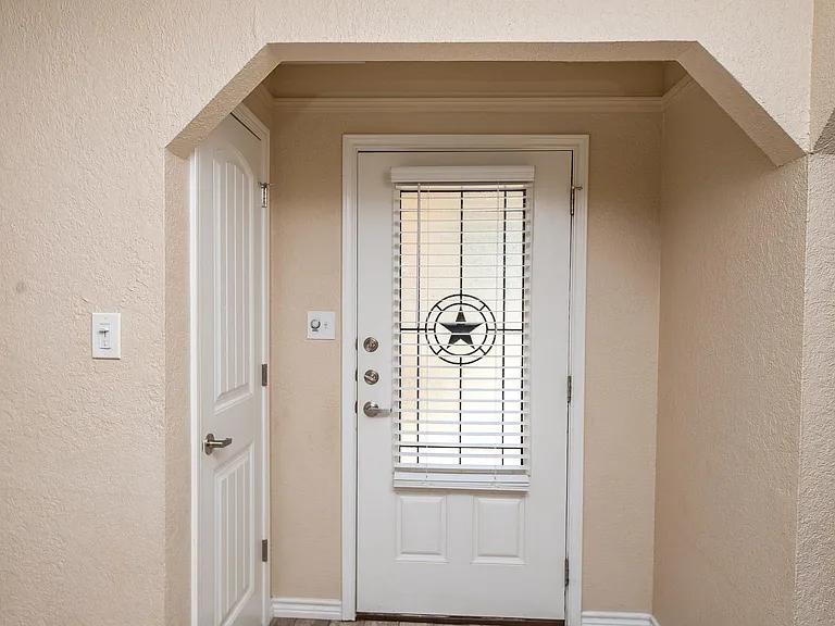 4808 Mount Everest Dr — Photo 5
