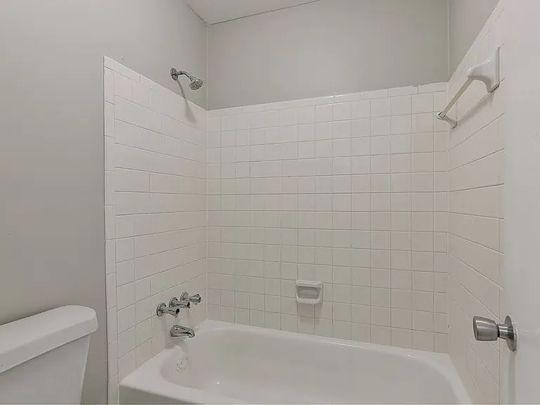 Bird's Nest Apartments — Photo 3