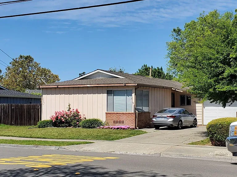6691 Mirabeau Dr — Photo 1