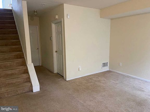 4th image of 280 Parker Ave