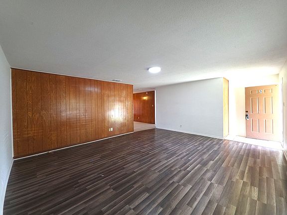 2nd image of 501 E Reagan St #5