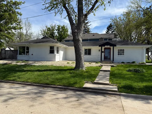 842 W 7th St, Hinsdale, IL 60521
