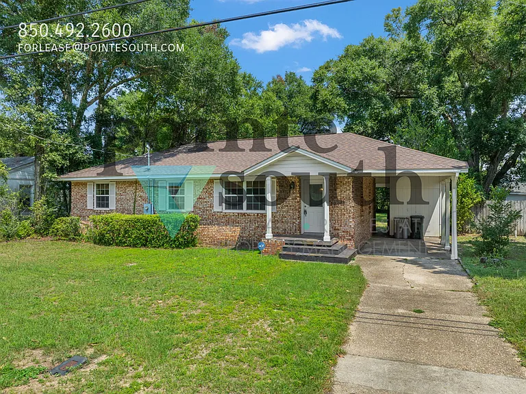 1220 Dexter Ave — Photo 3