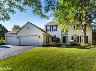 1615 Lilac Dr, Crystal Lake, IL 60014