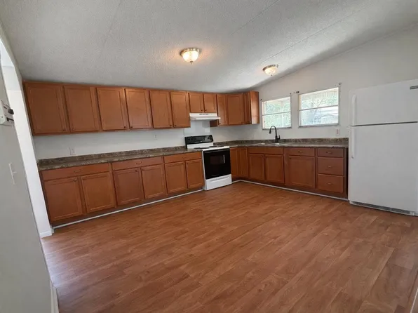 1229 Wyboo Ave, Manning, SC 29102