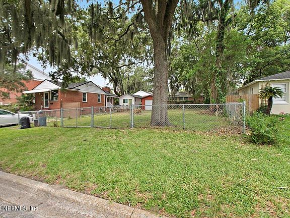 2nd image of 1502 GAY Avenue