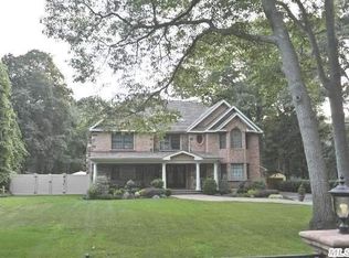 34 Croft Ln, Smithtown, NY 11787