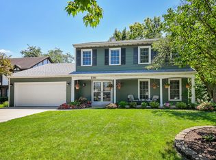 816 Canyon Run Rd, Naperville, IL 60565