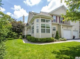 201 Kettles Ln, Medford, NY 11763