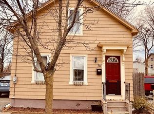 38 Harris Ave, Cranston, RI 02920