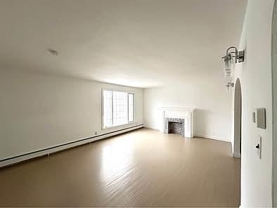 5th image of 414 Washington Ave