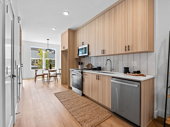5th image of 265 N Skidmore St #3