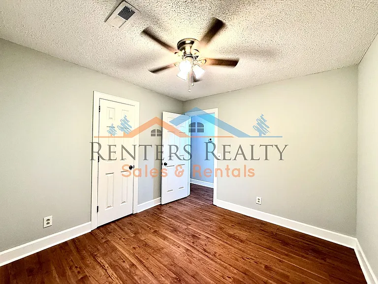 2105 Epworth Dr NE #F — Photo 11