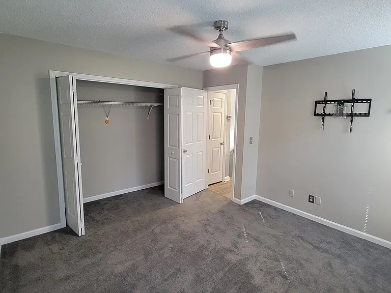 6107 Colchester Ln — Photo 18